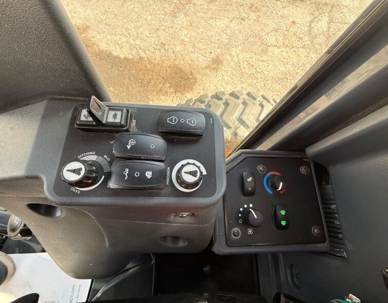 JOHN DEERE  672GP AWD **ZUGELASSEN**
